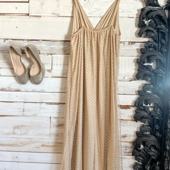 Elegant Gold Evening Gown - Picture 3 of 5